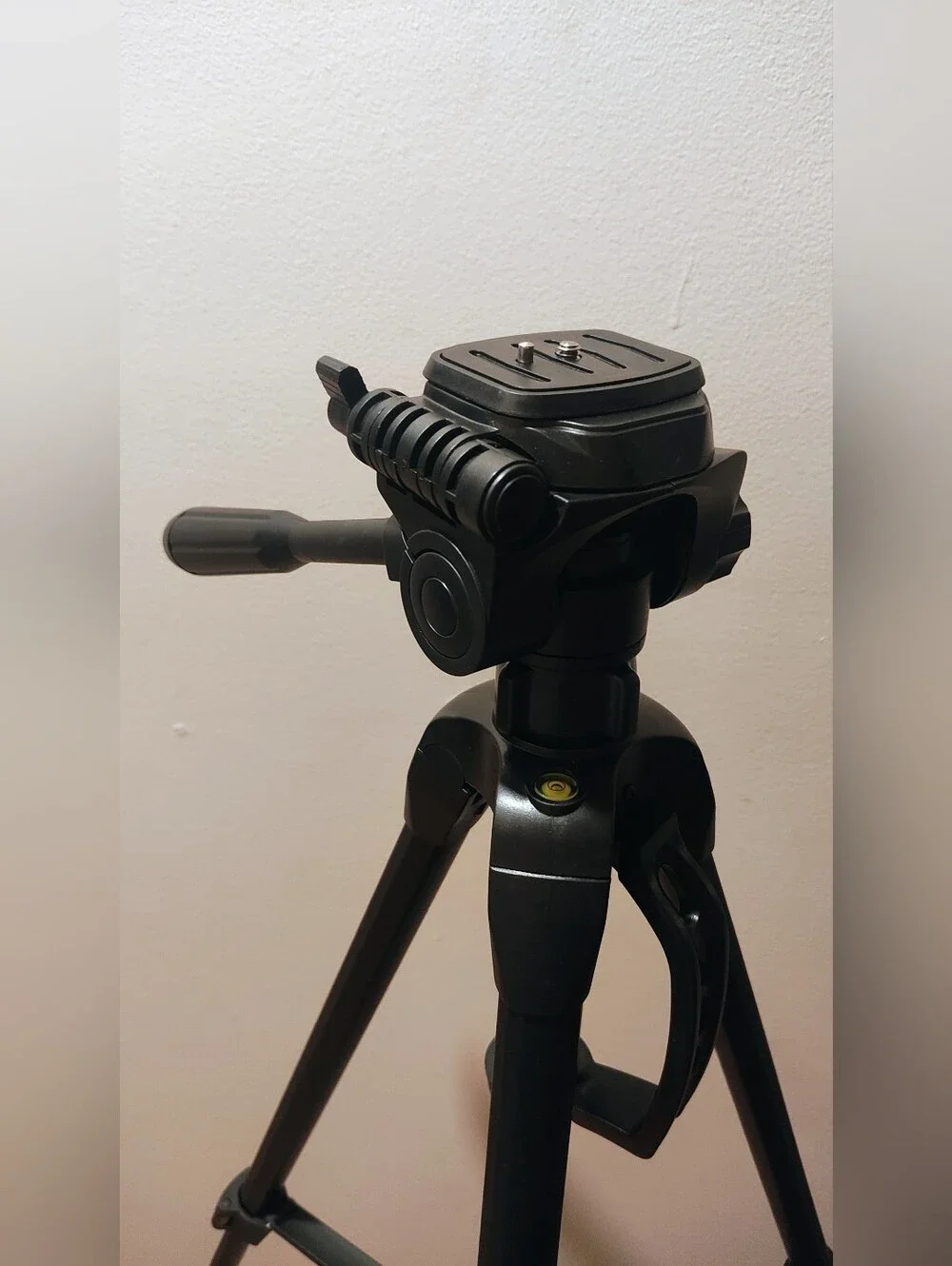 Ravelli Black Camera Tripod with Carry Bag